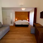Guarda Lodge מלון גארדה