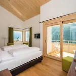 מלון Guarda Lodge 3*