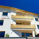 Guarda Lodge מלון גארדה